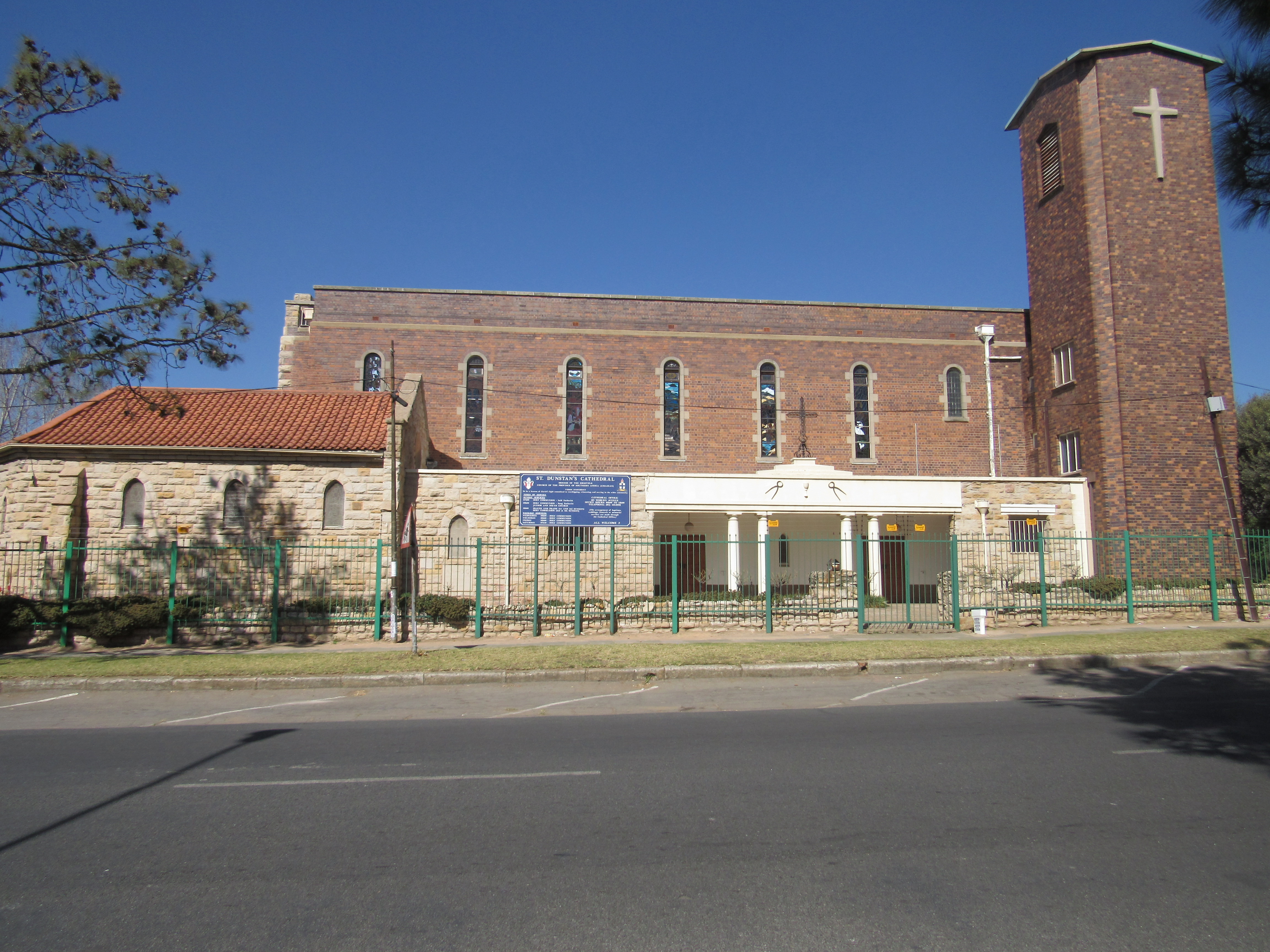 2.CATH_St_Dunstan's_Benoni